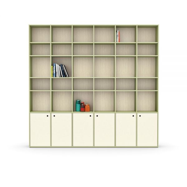 Libreria, a terra o sospesa, che si può comporre in tanti modi differenti con vani aperti e chiusi Libreria Nidi