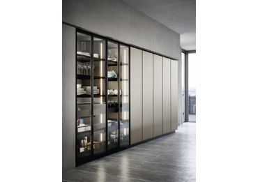 La nuova moda in cucina: l'anta in vetro che da un elegante effetto all'ambiente Anta in vetro cucina